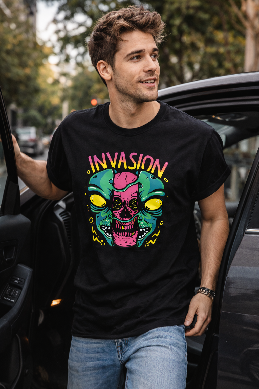 “Invasion” Alien Graphic T-Shirt – Retro Futuristic Streetwear Design